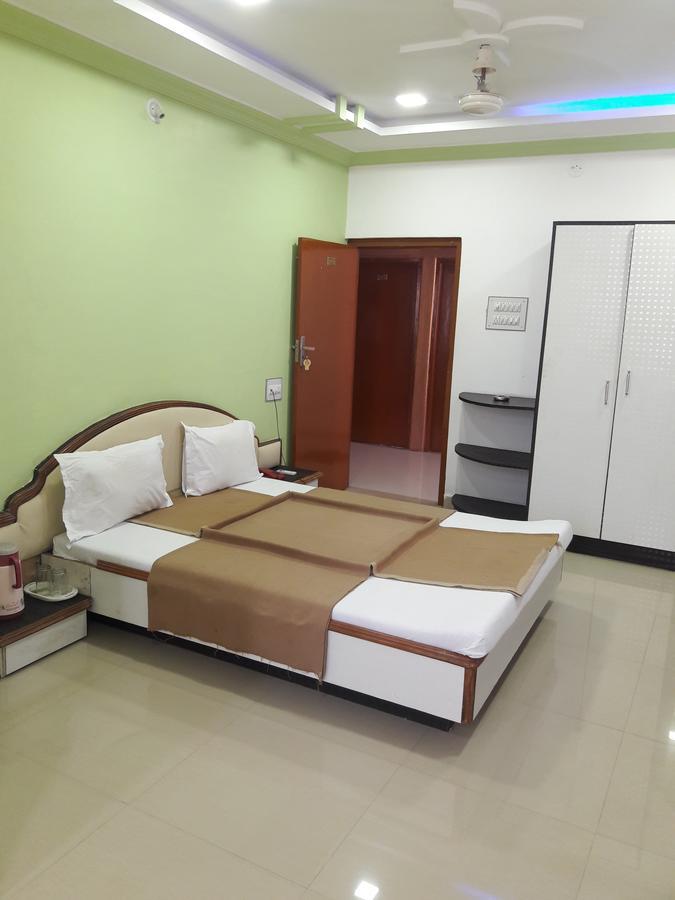 Hotel Sahara Palace Bhuj Exterior photo