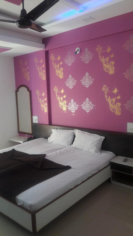 Hotel Sahara Palace Bhuj Exterior photo