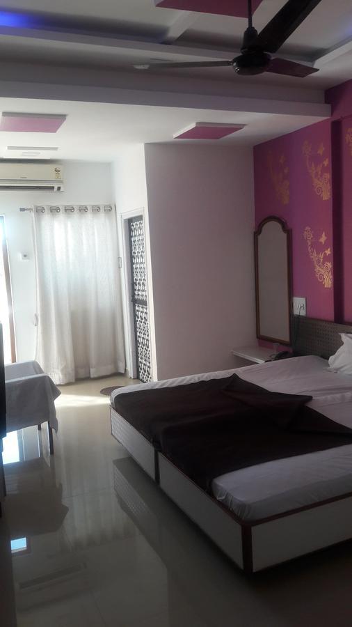 Hotel Sahara Palace Bhuj Exterior photo