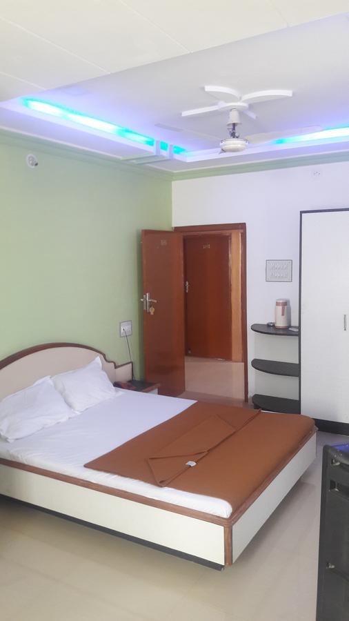 Hotel Sahara Palace Bhuj Exterior photo