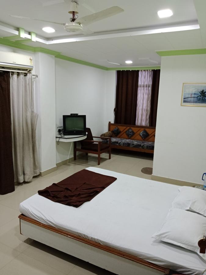 Hotel Sahara Palace Bhuj Exterior photo
